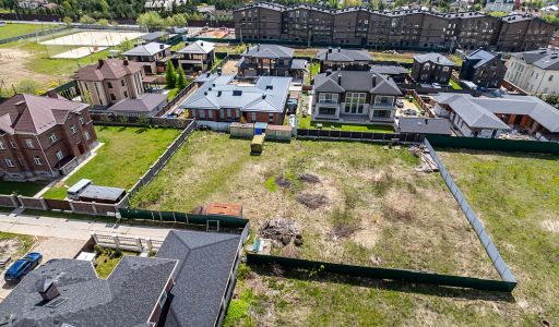 Участок в поселке Вешки