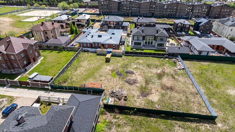 Участок в поселке Вешки