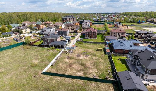 Участок в поселке Вешки