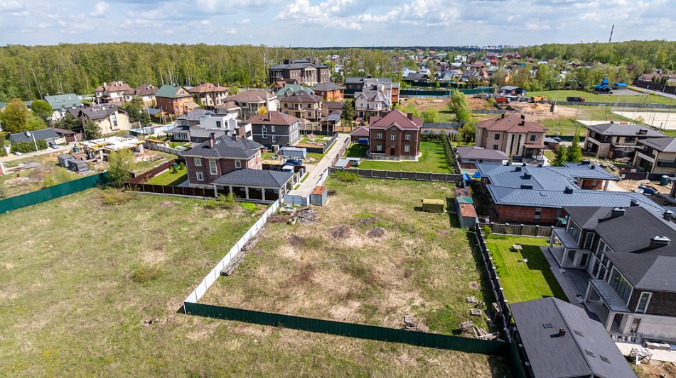 Участок в поселке Вешки