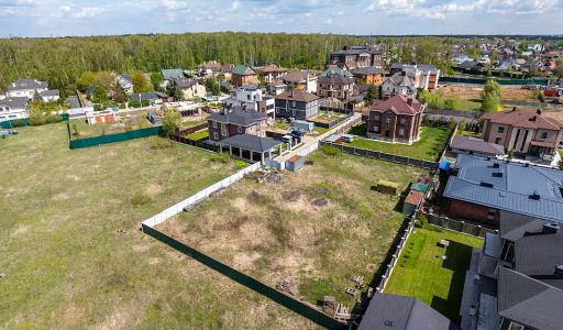 Участок в поселке Вешки