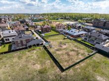 Участок в поселке Вешки