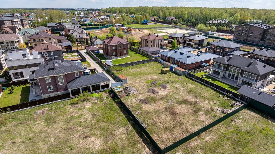 Участок в поселке Вешки