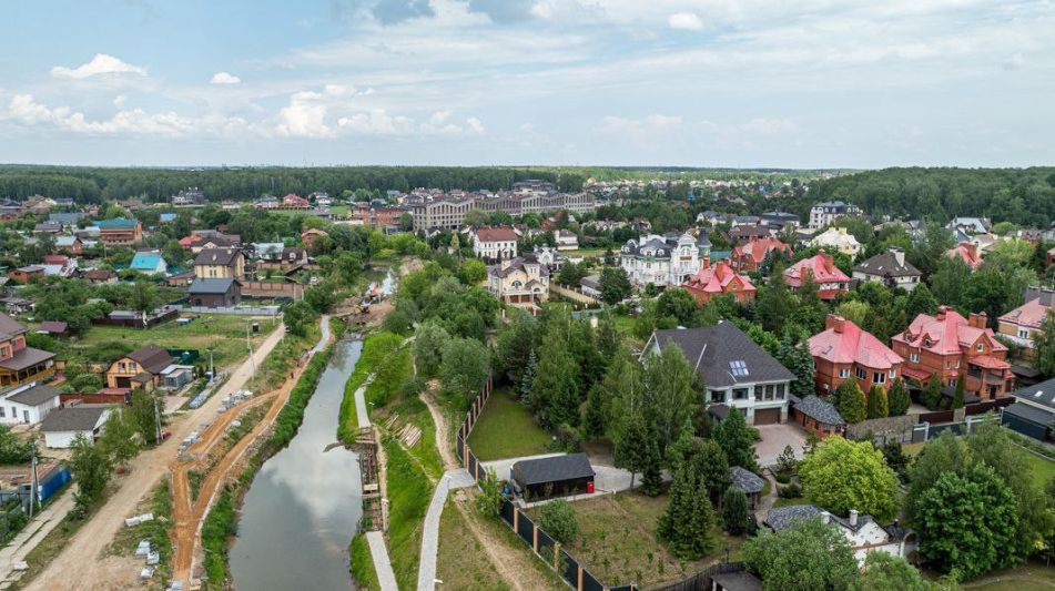 Респектабельный дом в Вешках