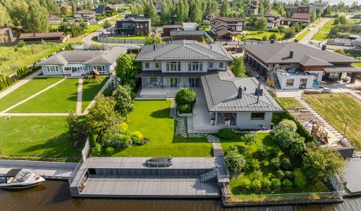 Большой дом в Конаково ривер клаб