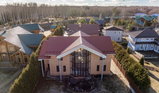 Дом в Конаково на 1 линии воды