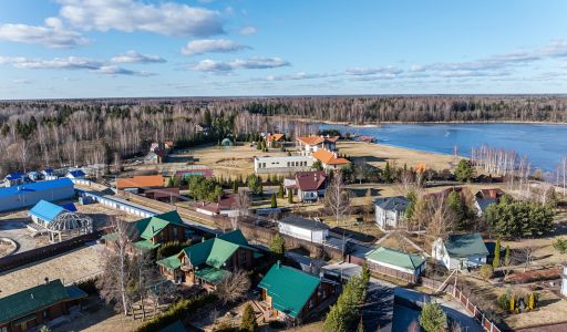 Дом в Конаково на 1 линии воды