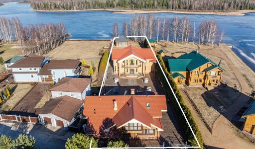 Дом в Конаково на 1 линии воды