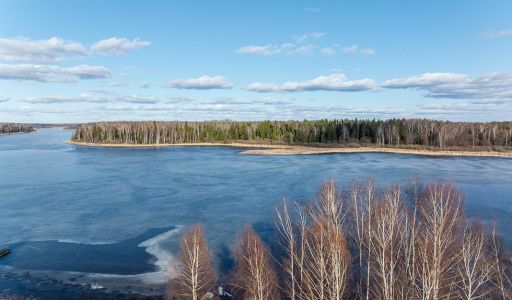 Дом в Конаково на 1 линии воды