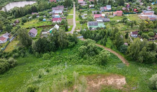 Участок у озера в Рождественно