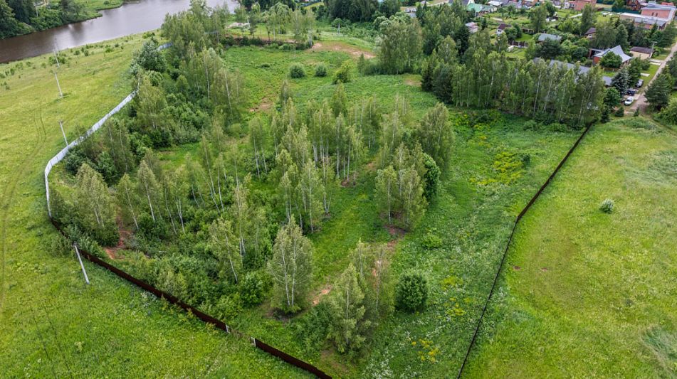Участок у озера в Рождественно