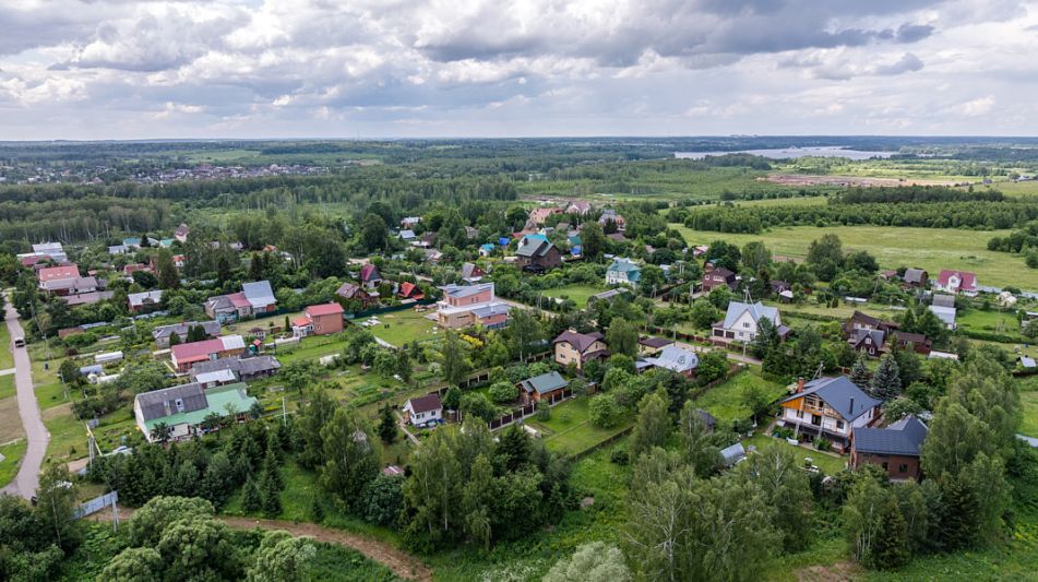 Участок у озера в Рождественно