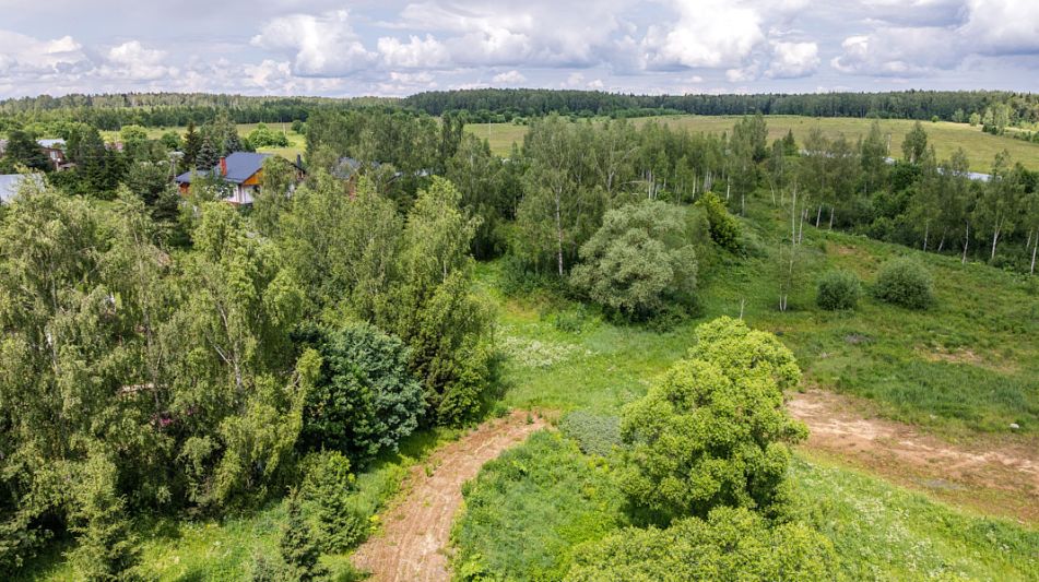 Участок у озера в Рождественно