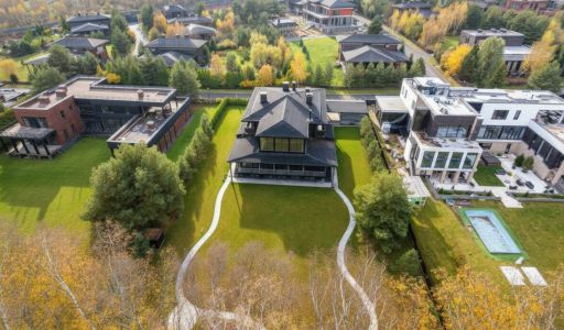 Дом c видом на воду в КП Монаково