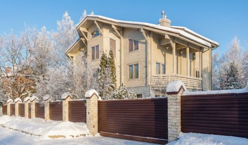 Дом с бассейном в КП Лазурь