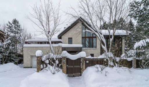 Дом с видом на озеро в КП Пестово