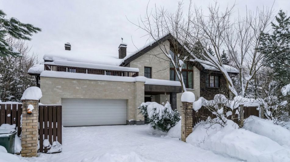 Дом с видом на озеро в КП Пестово