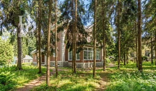 Участок у леса в КП Шервуд