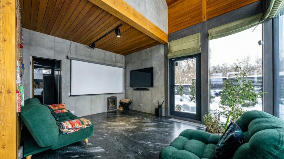 Дом на берегу в КП Аврора