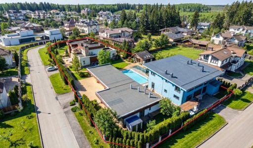 Дом на просторном участке Пестово