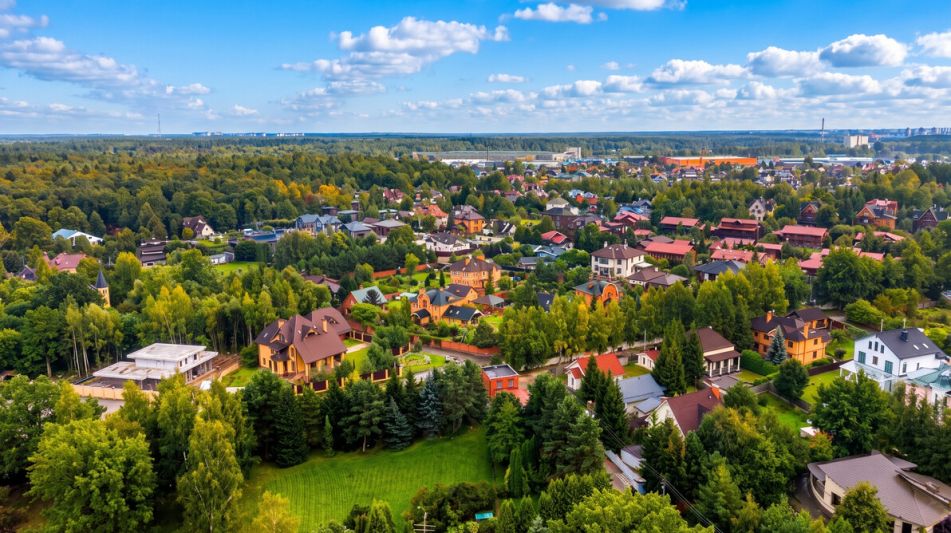Современный дом у леса в Грибках