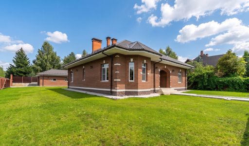 Готовый дом в поселке Дмитровец