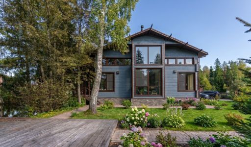 Дом у озера в КП Живописный