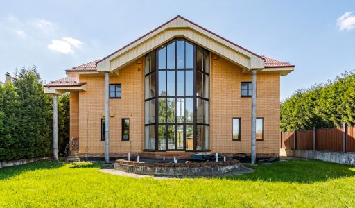 Дом в Конаково на 1 линии воды