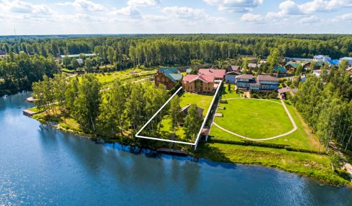 Дом в Конаково на 1 линии воды