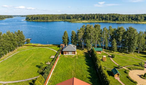 Дом в Конаково на 1 линии воды