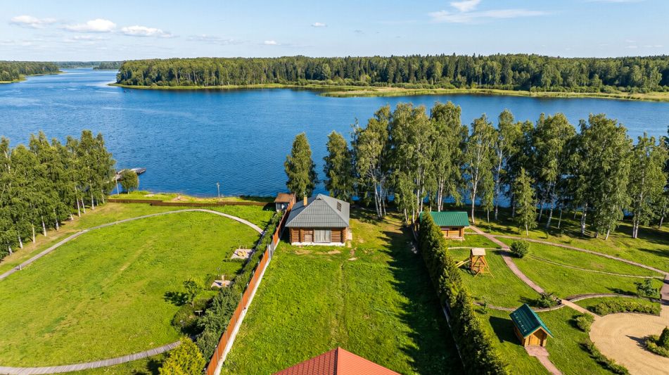 Дом в Конаково на 1 линии воды