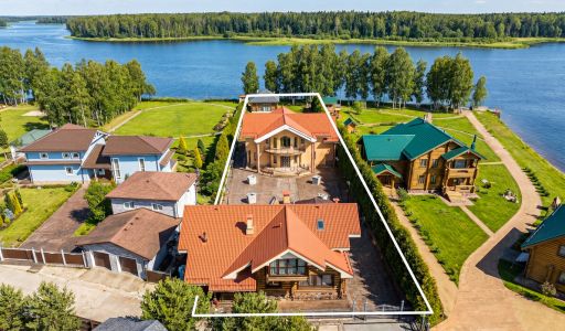 Дом в Конаково на 1 линии воды