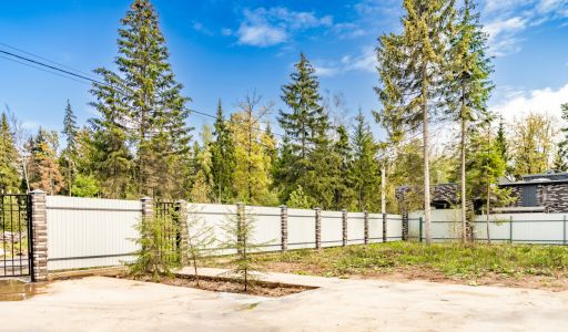 Дом в поселке Топаз