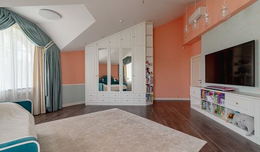 Дом с бассейном в КП Старвиль