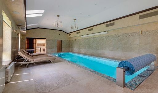 Дом с бассейном в КП Старвиль