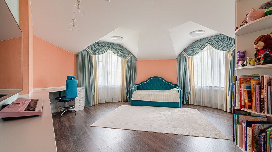 Дом с бассейном в КП Старвиль