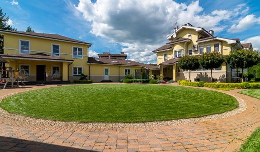 Дом с бассейном в КП Старвиль