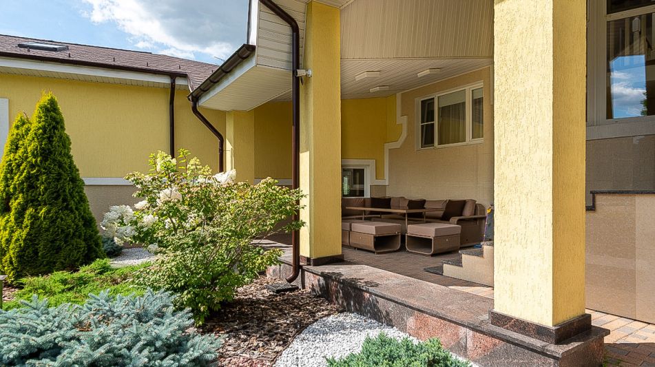 Дом с бассейном в КП Старвиль