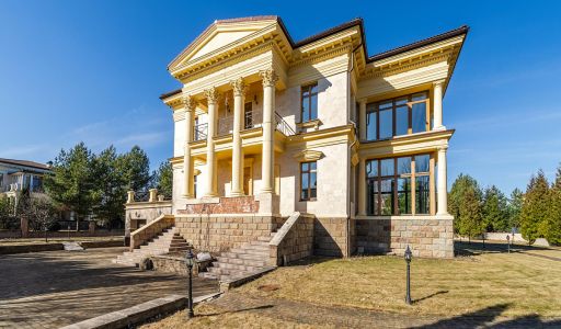 Дом в кп Резиденция Монолит