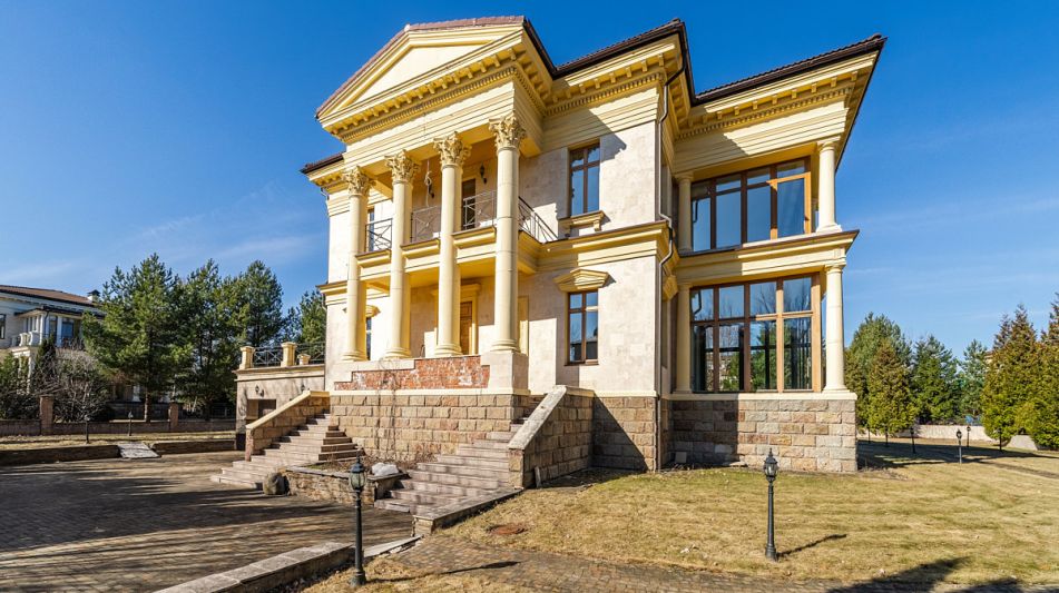 Дом в кп Резиденция Монолит