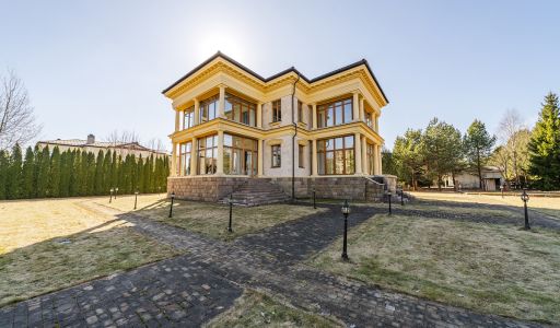 Дом в кп Резиденция Монолит