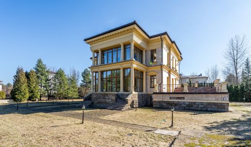 Дом в кп Резиденция Монолит