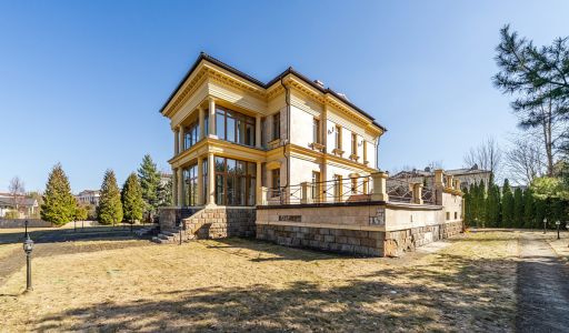 Дом в кп Резиденция Монолит