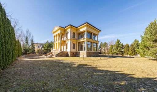 Дом в кп Резиденция Монолит