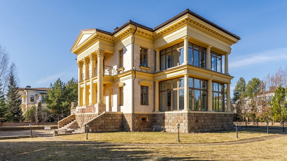 Дом в кп Резиденция Монолит