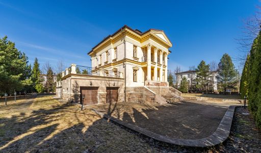 Дом в кп Резиденция Монолит