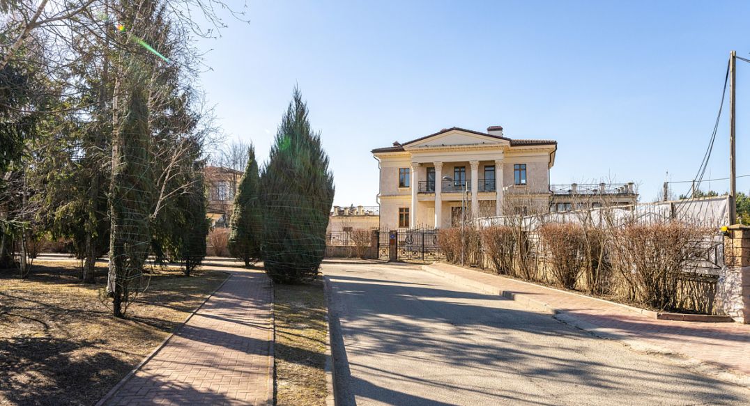 Резиденция Монолит