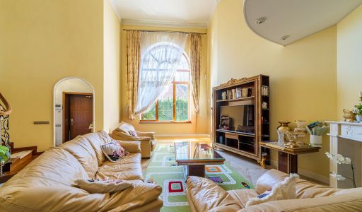 Дом с бассейном в КП Лазурь