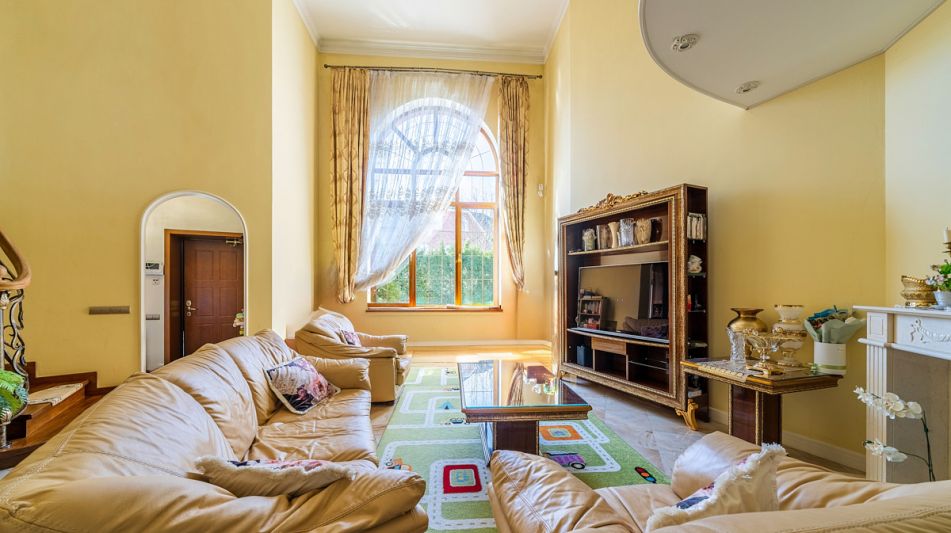 Дом с бассейном в КП Лазурь