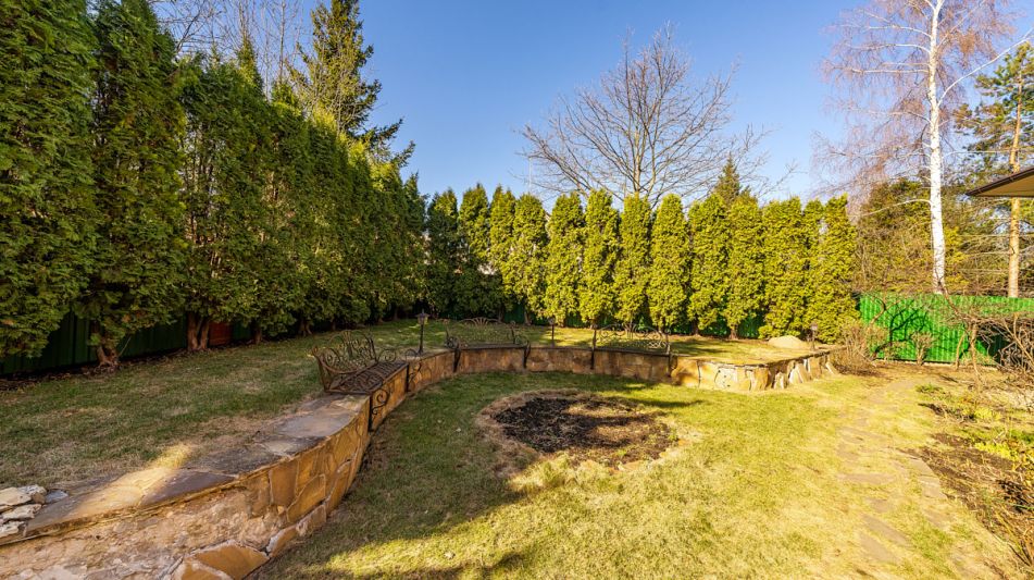 Дом с бассейном в КП Лазурь